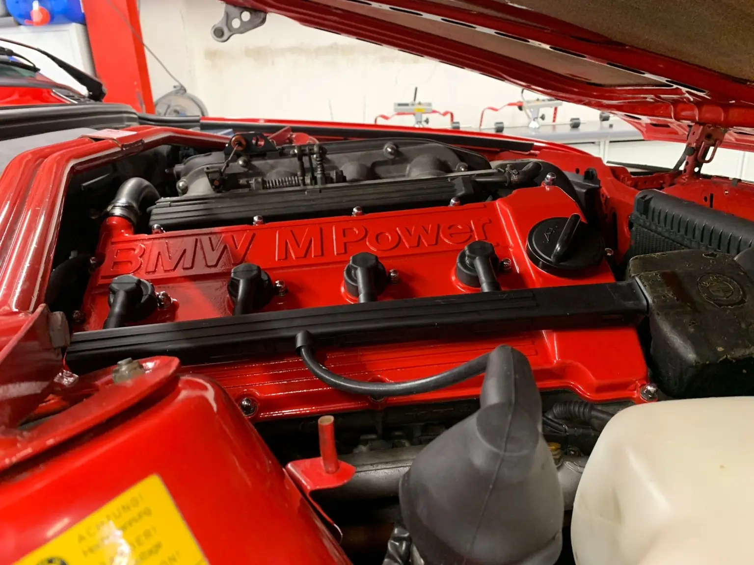 Motor Detailing - Gründliche Motorraumreinigung Service