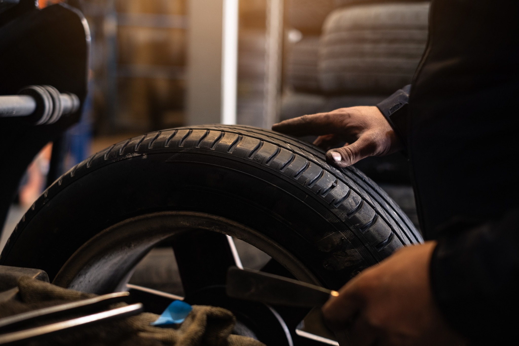 Professioneller Reifenservice Werkstatt - Rust & Shine